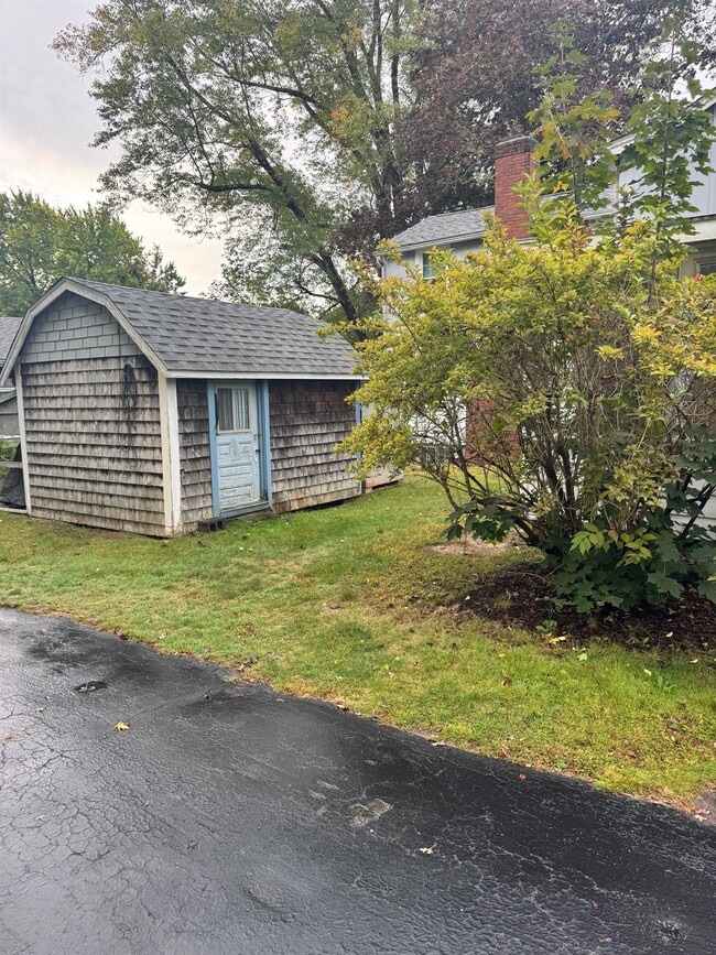138 Leavitt Ave in Portsmouth, NH - Building Photo - Building Photo