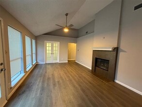 1208 Brookvalley Dr in Arlington, TX - Building Photo - Building Photo