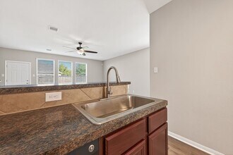 2810 Meadowbrook Lane in Rosenberg, TX - Building Photo - Building Photo