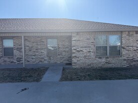 11957 Sandpiper Rd in Thackerville, OK - Building Photo