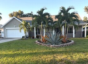 1263 Caloosa Dr in Ft. Myers, FL - Building Photo
