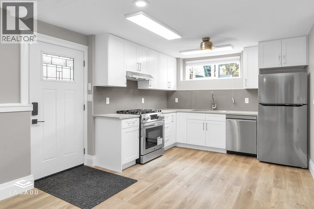 1225 Royal Ct in Port Coquitlam, BC - Building Photo