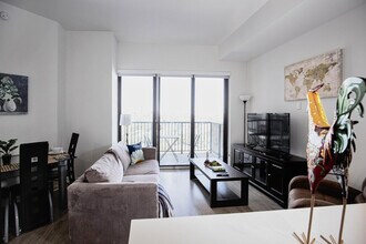 6803 Staffordshire Crescent in Houston, TX - Building Photo - Building Photo