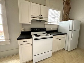 102 S Houston St in Wharton, TX - Building Photo - Building Photo