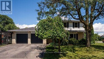 1 Esplanade Rd in Brampton, ON - Building Photo