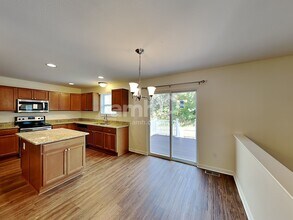 320 Abbey Ave in Lithopolis, OH - Building Photo - Building Photo