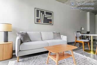 180 N Ada St in Chicago, IL - Building Photo - Building Photo