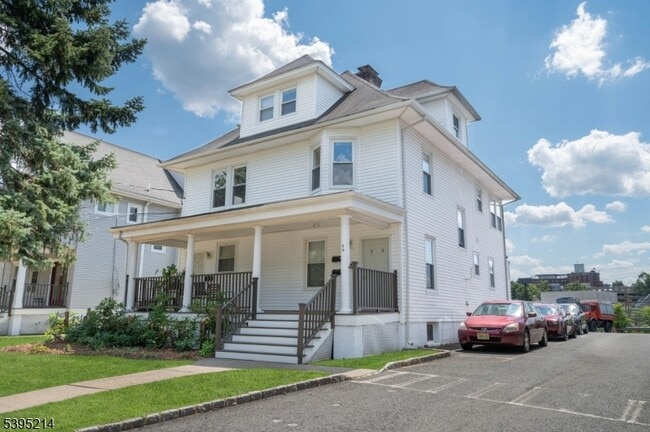 property at 54 Franklin Pl