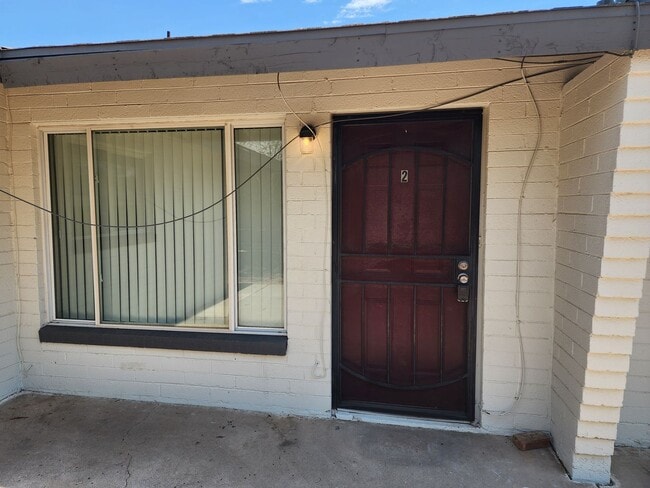 property at 1901 W Weldon Ave