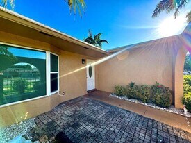 8900 NW 23rd St in Pembroke Pines, FL - Building Photo