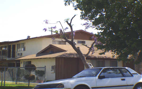 17267 Barbee St in Fontana, CA - Building Photo