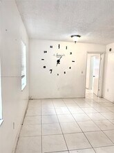 1525 NW 19th Terrace in Miami, FL - Building Photo - Building Photo