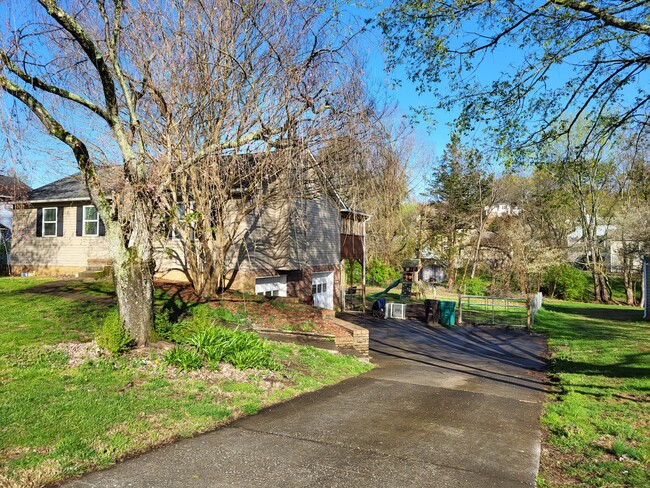 10609 Sprawls Point in Knoxville, TN - Building Photo - Building Photo