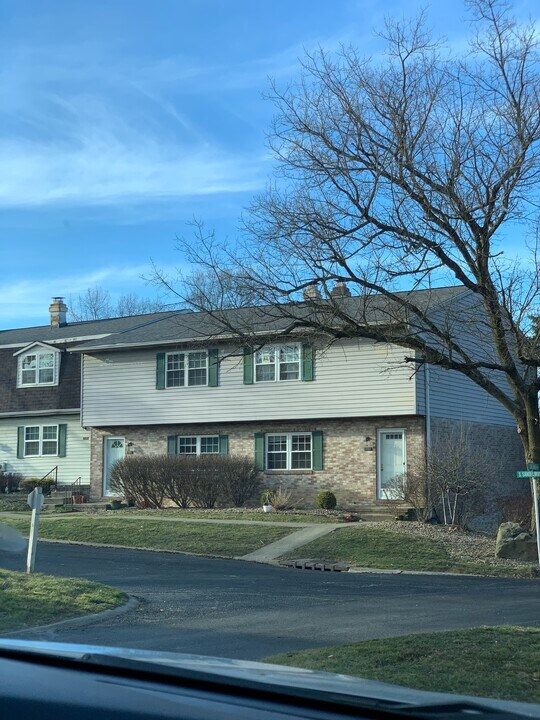 1323 Sandlewood Oval, Unit 1323 in Kent, OH - Building Photo