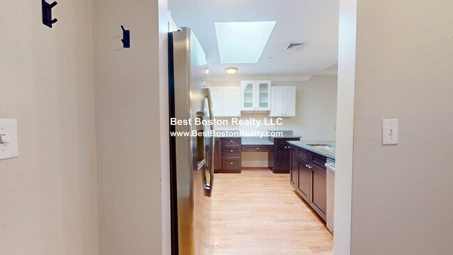 286 Main St, Unit 209 in Woburn, MA - Building Photo - Building Photo