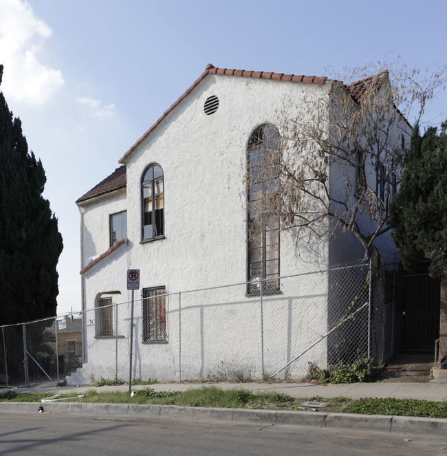 337 N Benton Way in Los Angeles, CA - Building Photo - Building Photo