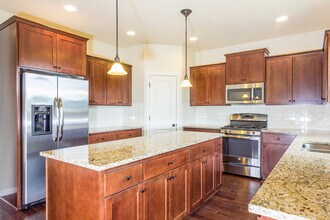 2160 NE 38th Cir in Camas, WA - Building Photo - Building Photo