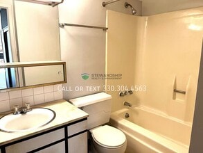 2331 E Market St in Akron, OH - Building Photo - Building Photo