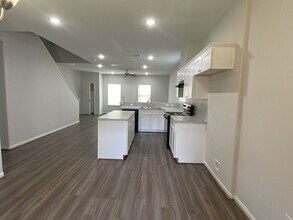 4215 Davenport St in Houston, TX - Building Photo - Building Photo