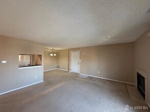 402 Ravens Crest Dr, Unit Ravens Crest Drive in Plainsboro, NJ - Building Photo - Building Photo
