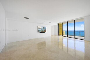 16275 Collins Ave in Sunny Isles Beach, FL - Building Photo