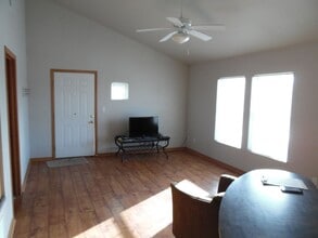 647 Mitchell St in Laramie, WY - Building Photo - Building Photo
