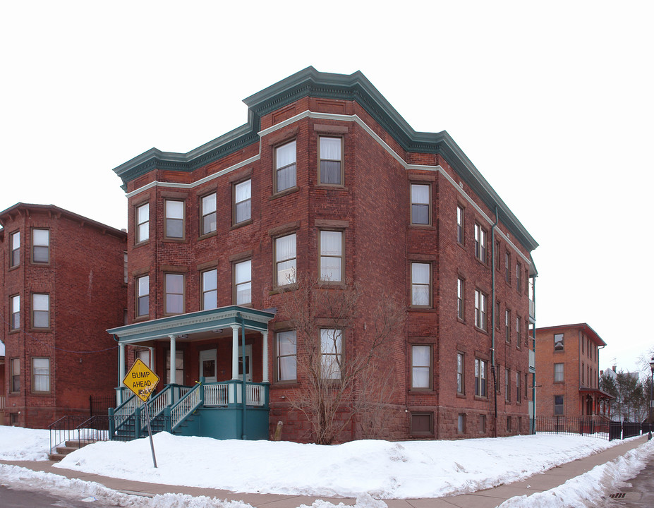 Alden & Dean Street Apartments in Hartford, CT - Building Photo