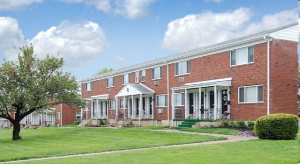 Concord Court Apartments in Aston, PA - Foto de edificio