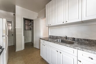 1923 W Winnemac Ave, Unit 2 in Chicago, IL - Building Photo - Building Photo