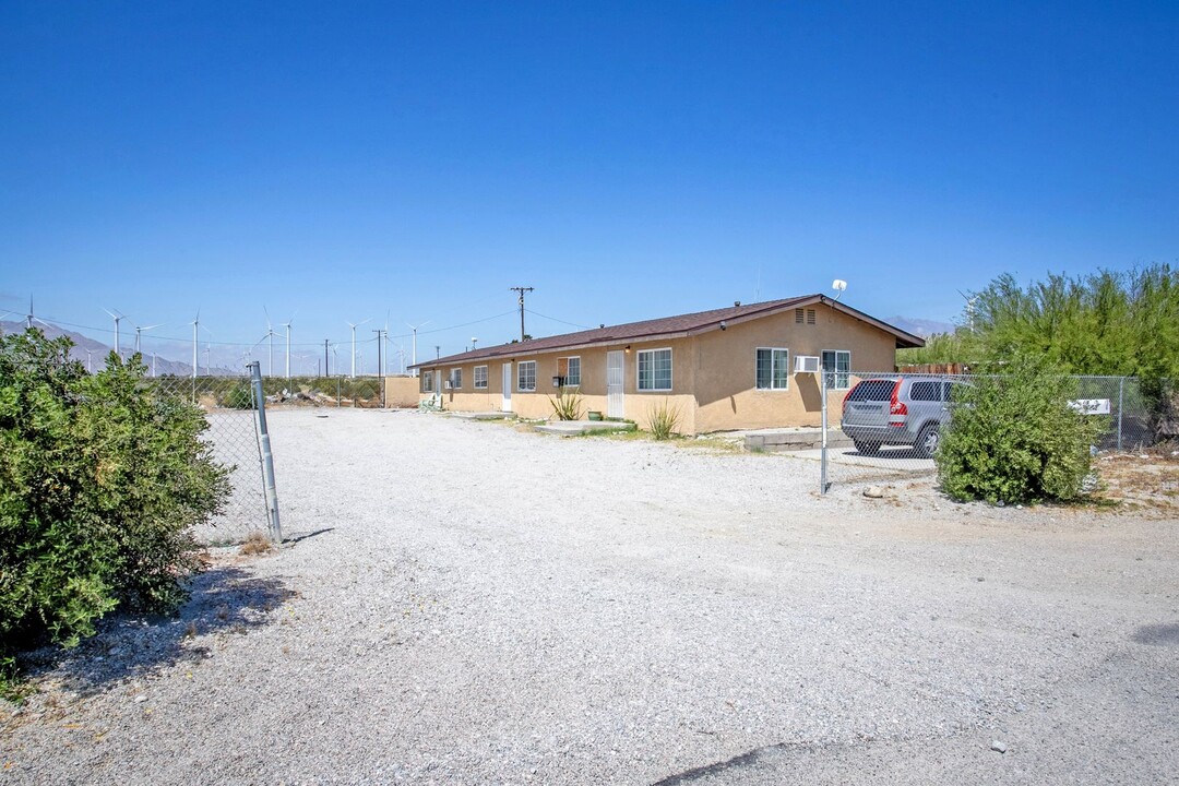 19355 Wilson Rd in North Palm Springs, CA - Building Photo