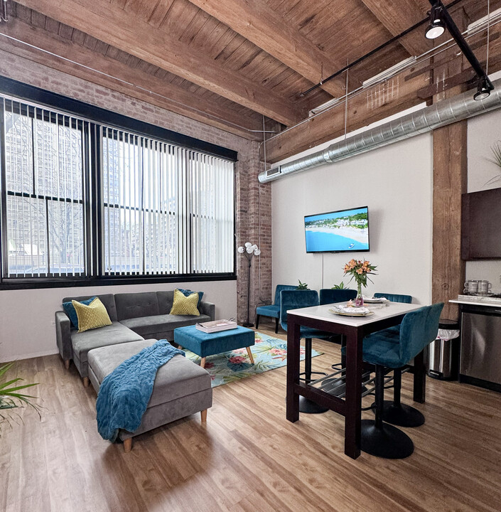 Vesta Lofts Apartments in Chicago, IL - Building Photo