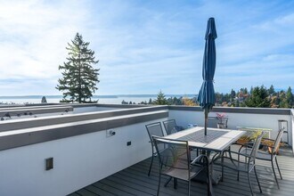 4409 44th Ave SW in Seattle, WA - Building Photo - Building Photo