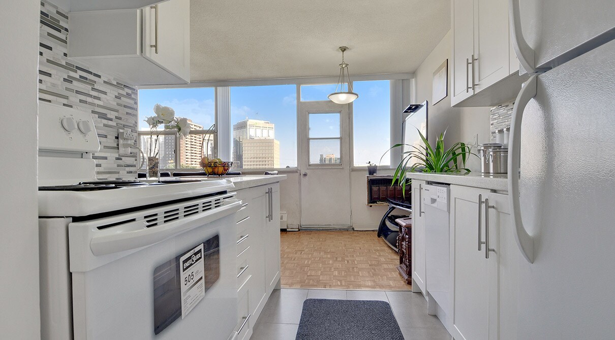 1286 Islington Ave in Toronto, ON - Building Photo