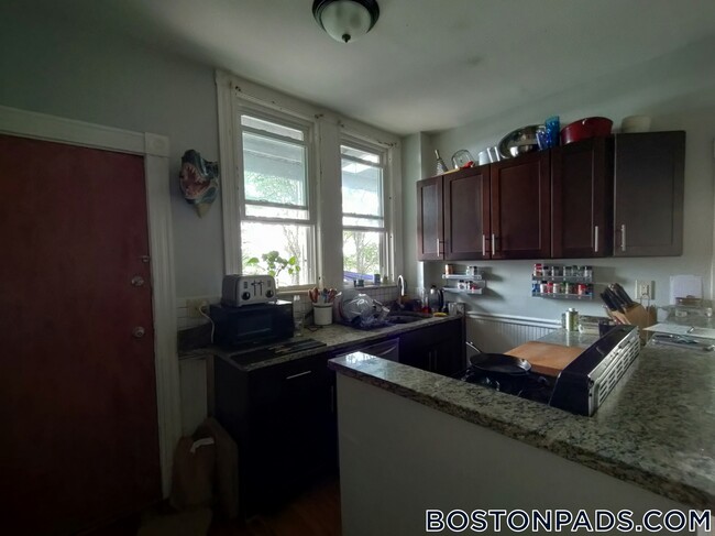 119 Lexington St in Boston, MA - Building Photo - Building Photo