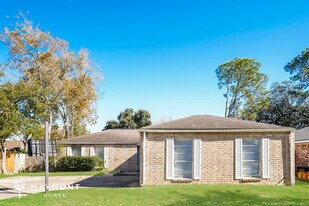 2811 Eaglerock Cir in Missouri City, TX - Building Photo