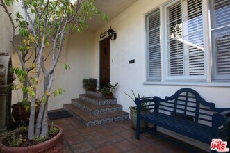 1114 S Clark Dr in Los Angeles, CA - Building Photo - Building Photo
