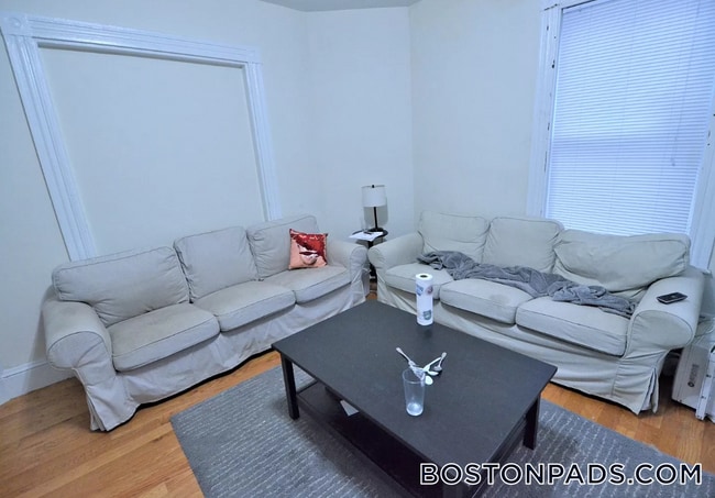 35 Brookline St, Unit 3 in Cambridge, MA - Building Photo - Building Photo