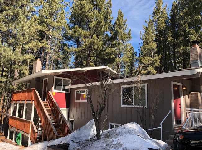 3757 Ruby Way, Unit A in South Lake Tahoe, CA - Building Photo - Building Photo