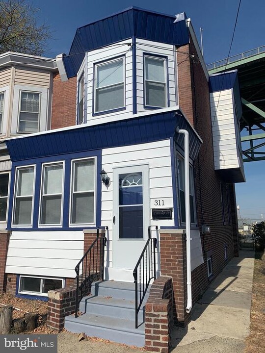 311 Sherman St in Gloucester City, NJ - Building Photo