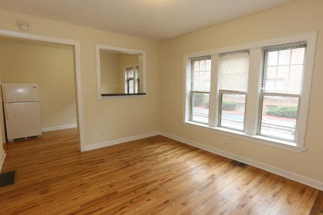 645 W Barry Ave, Unit J00P