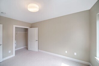 33 Rogers St, Unit 217 in Cambridge, MA - Building Photo - Building Photo