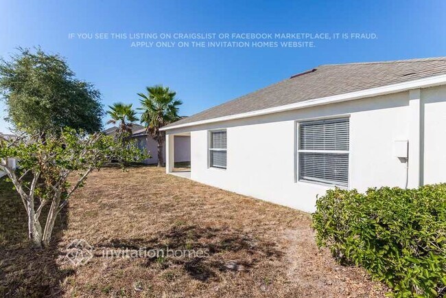 11001 Whitecap Dr in Riverview, FL - Building Photo - Building Photo