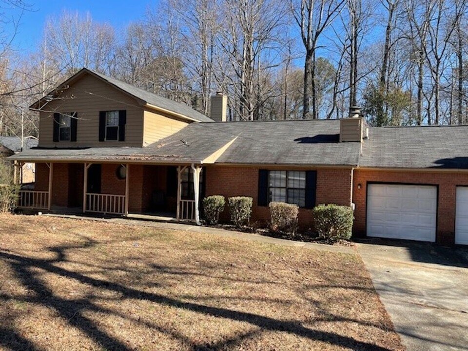 333 Riverbrook Trail in Riverdale, GA - Building Photo