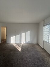 250 Linden Ave in Long Beach, CA - Building Photo - Building Photo