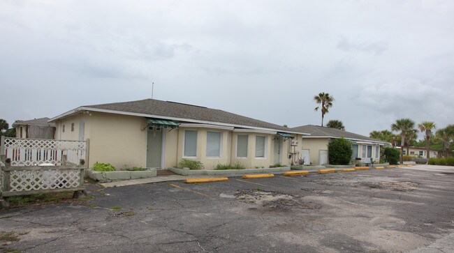 160 Vilano Rd in St. Augustine, FL - Foto de edificio - Building Photo