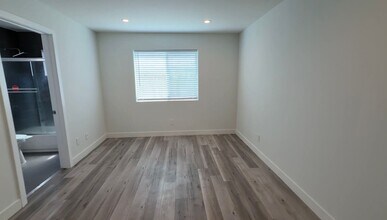 2104 Hauser Blvd in Los Angeles, CA - Building Photo - Building Photo