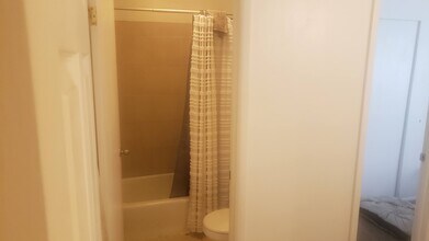 7686 S 455 E, Unit South Bedroom in Midvale, UT - Building Photo - Building Photo