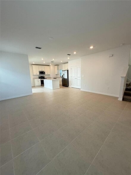 6080 Zen Wy in Oakland, FL - Foto de edificio - Building Photo