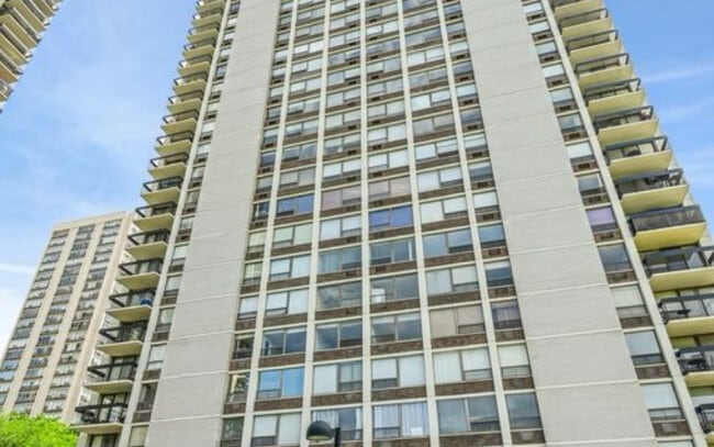 property at 1455 N Sandburg Terrace