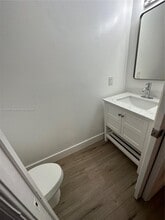 9187 Fontainebleau Blvd in Miami, FL - Building Photo - Building Photo